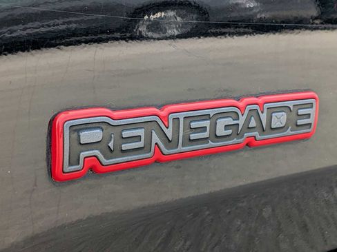 Used 2016 Jeep Renegade Trailhawk w/ Premium Trailhawk Package AWD/4WD image 11