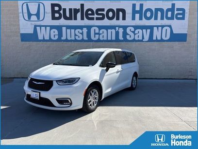 Used 2024 Chrysler Pacifica Touring-L