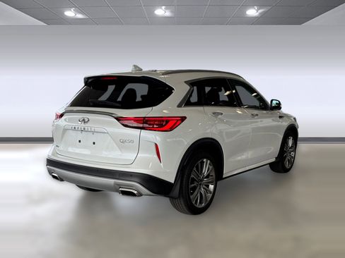 Used 2023 INFINITI QX50 Sensory AWD/4WD image 9