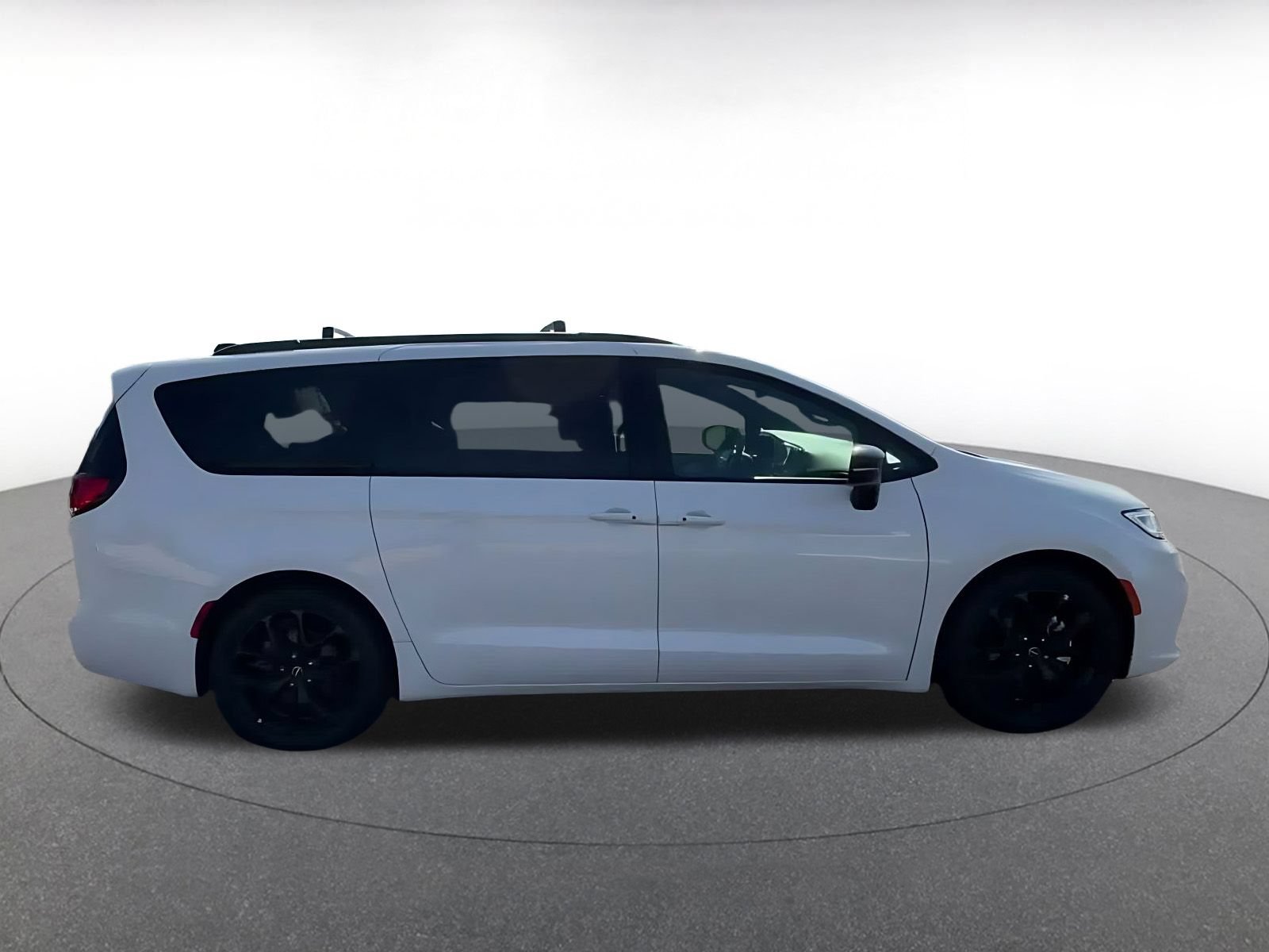 Used 2025 Chrysler Pacifica Limited FWD image 15