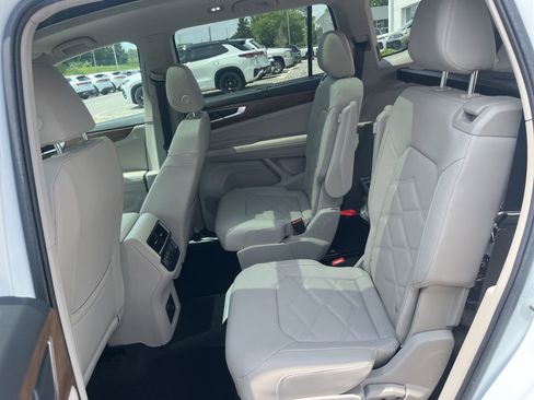 New 2026 Volkswagen Atlas SE FWD image 25