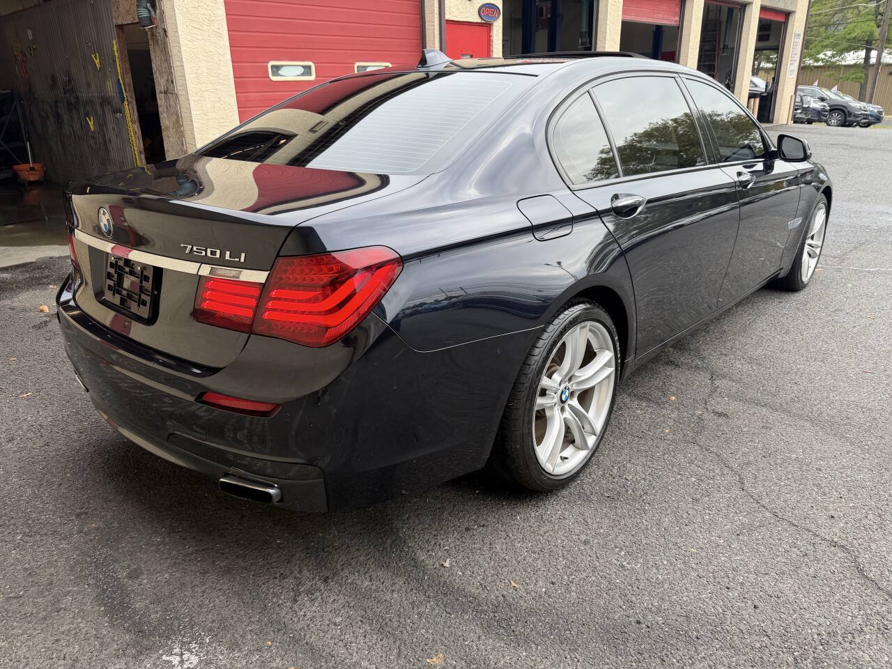 Used 2014 BMW 750Li RWD image 6