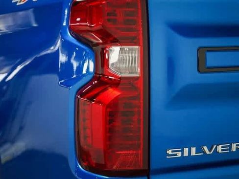 Used 2023 Chevrolet Silverado 1500 Custom image 8