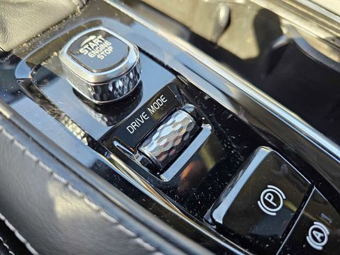 Used 2020 Volvo XC90 T6 Inscription w/ Protection Package Premier image 41