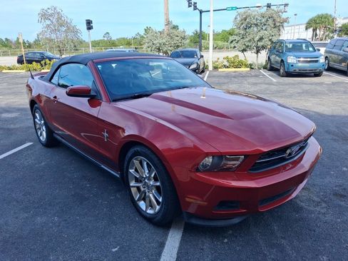 Used 2011 Ford Mustang Premium w/ 202A Rapid Spec Order Code RWD image 4