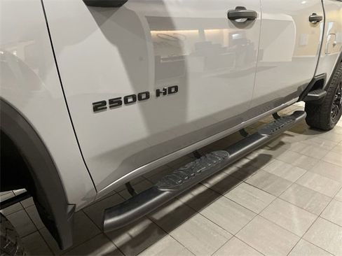 Used 2025 Chevrolet Silverado 2500 Custom w/ Custom Value Package image 8