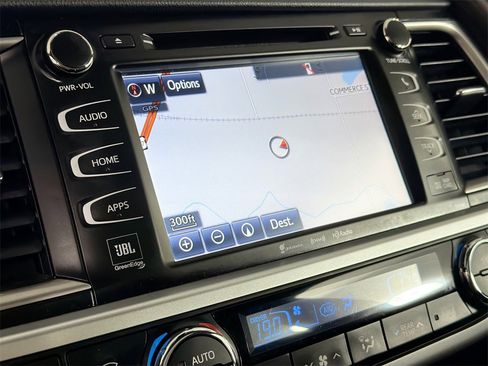 Used 2017 Toyota Highlander Limited image 13