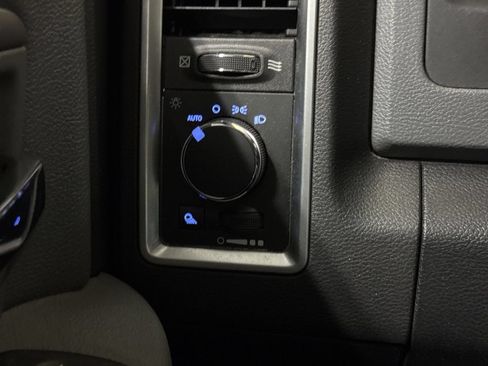 Used 2017 RAM 2500 SLT AWD/4WD image 18