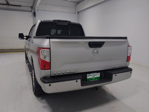 Used 2018 Nissan Titan SV w/ SV Convenience Package AWD/4WD image 6