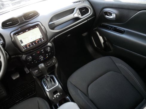 Used 2023 Jeep Renegade Latitude w/ Premium Group image 11