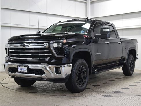 Used 2024 Chevrolet Silverado 2500 LTZ w/ LTZ Plus Package image 3