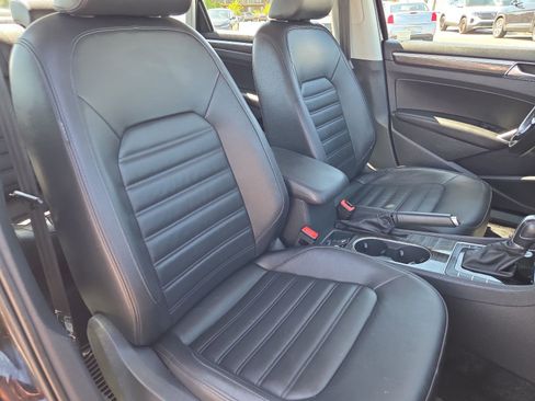 Used 2016 Volkswagen Passat 1.8T SEL Premium FWD image 22