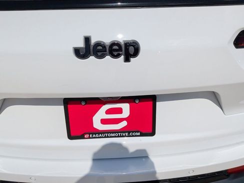 New 2025 Jeep Grand Cherokee L Altitude image 48