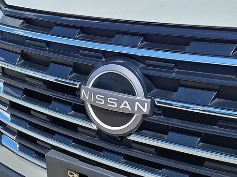 Used 2025 Nissan Rogue SV AWD/4WD image 33