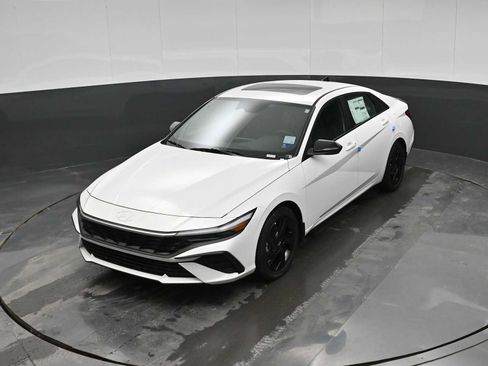 New 2026 Hyundai Elantra SEL Sport FWD image 25