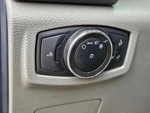 Used 2022 Ford F250 XL w/ Power Equipment Group image 10