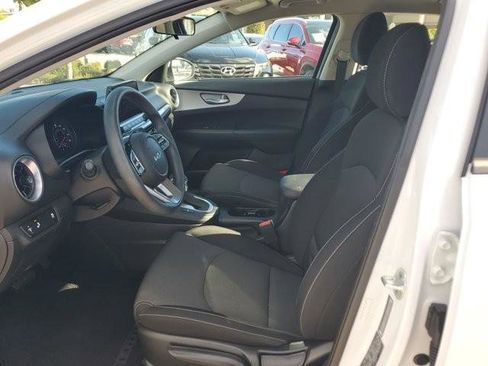Used 2023 Kia Forte LXS w/ LXS Technology Package image 17