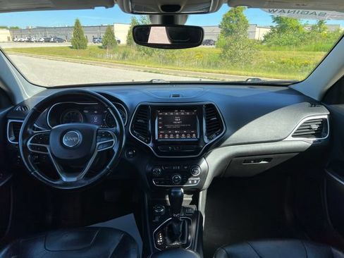 Used 2019 Jeep Cherokee Limited AWD/4WD image 40