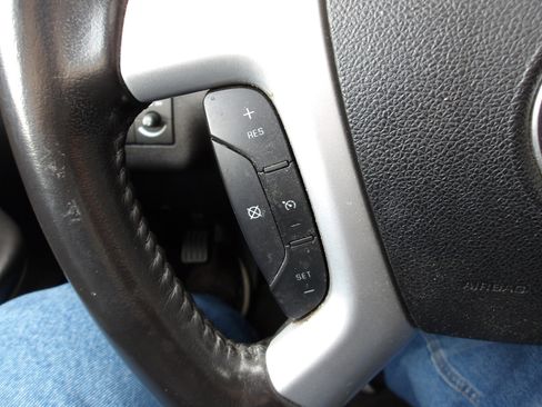 Used 2011 Chevrolet Traverse LT w/ Personal Connectivity Package image 18