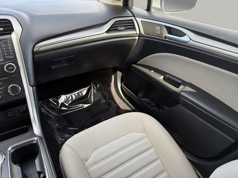 Used 2017 Ford Fusion S FWD image 15