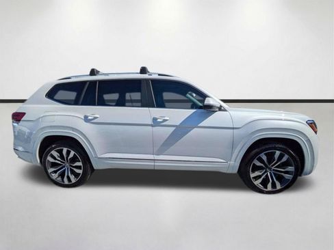 Used 2023 Volkswagen Atlas SEL AWD/4WD image 2