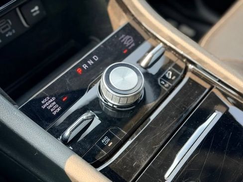 Used 2022 Jeep Grand Cherokee Overland AWD/4WD image 17