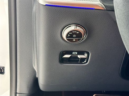 New 2025 Mercedes-Benz GLC 63 AMG S image 11