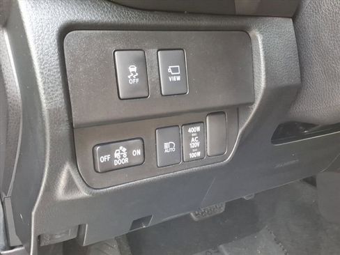 Used 2021 Toyota Tacoma Limited image 18