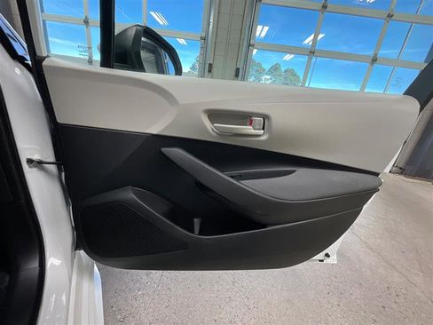Used 2022 Toyota Corolla LE FWD image 24