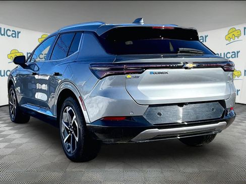 Used 2025 Chevrolet Equinox EV LT w/ Convenience Package image 4