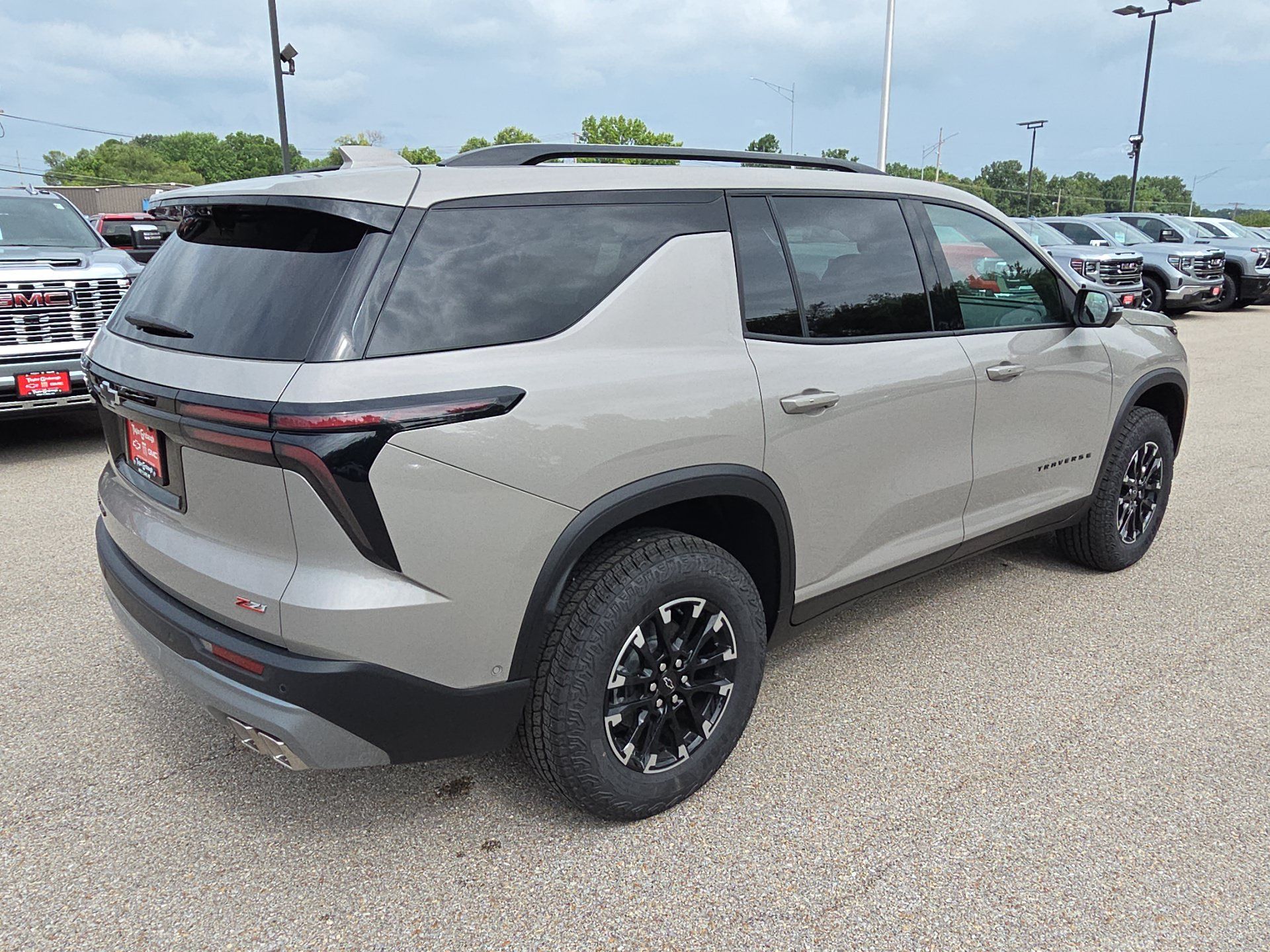 New 2026 Chevrolet Traverse Z71 w/ Enhanced Driving Package AWD/4WD image 8
