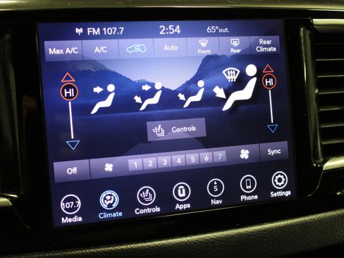 Used 2020 Chrysler Pacifica Touring-L Plus FWD image 23