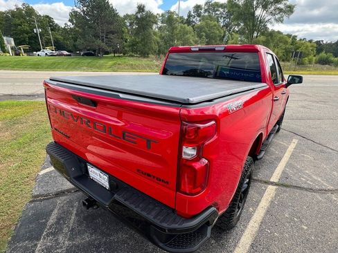 Certified 2022 Chevrolet Silverado 1500 Custom Trail Boss w/ LPO, Dark Essentials Package image 5