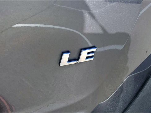 Used 2015 Toyota RAV4 LE image 8