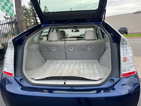 Used 2010 Toyota Prius Four image 8