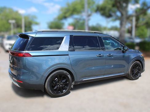 Used 2024 Kia Carnival SX FWD image 9