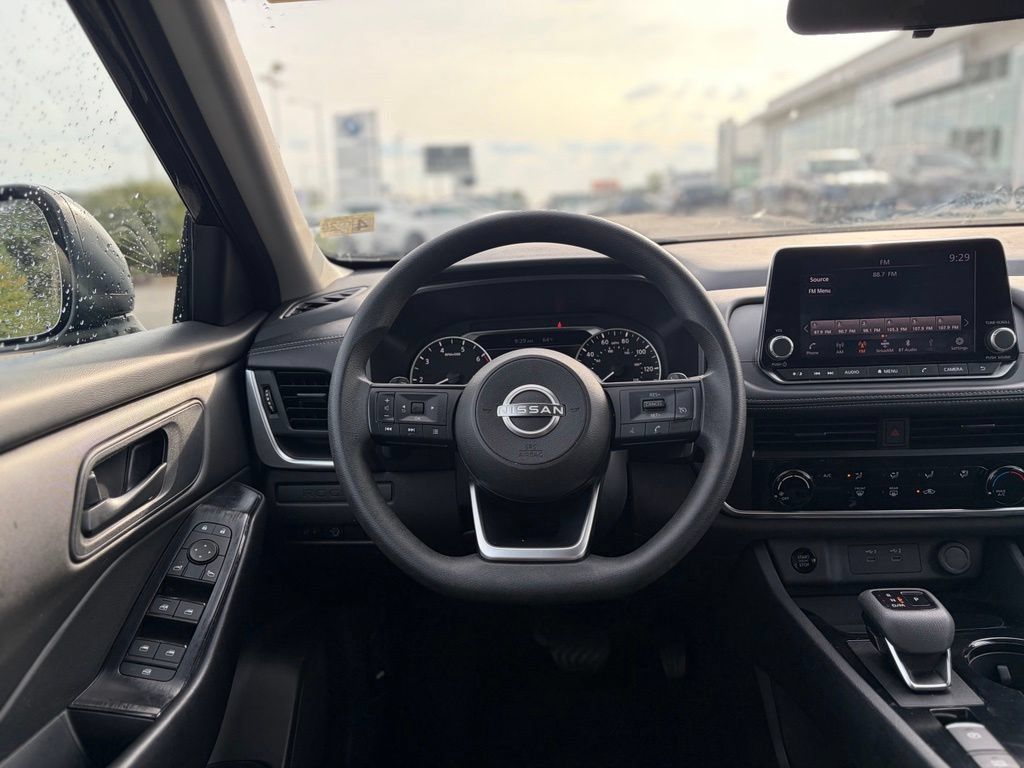 Used 2024 Nissan Rogue S AWD/4WD image 20