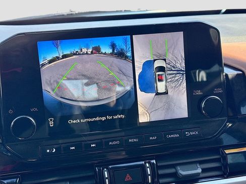 Used 2022 Nissan Pathfinder Platinum w/ Cargo Package image 14