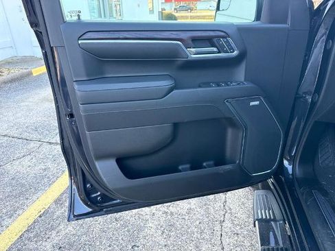 Used 2024 GMC Sierra 1500 SLT w/ SLT Premium Package image 11