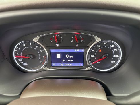 Used 2021 GMC Acadia SLT w/ Preferred Package FWD image 18