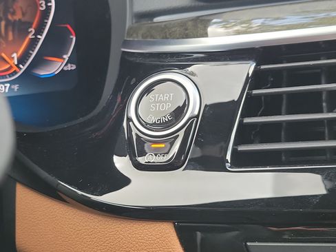 Certified 2023 BMW 530i w/ Premium Package RWD image 27