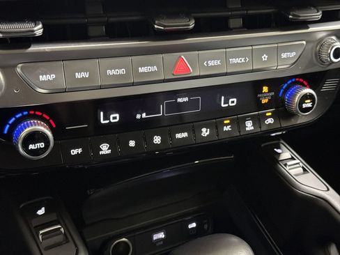 Used 2025 Kia Telluride S AWD/4WD image 17
