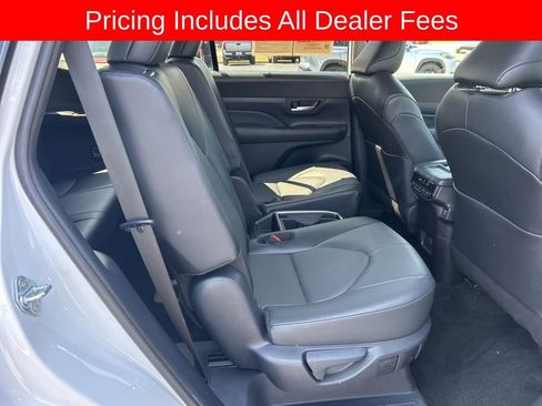 Used 2025 Toyota Grand Highlander AWD image 20