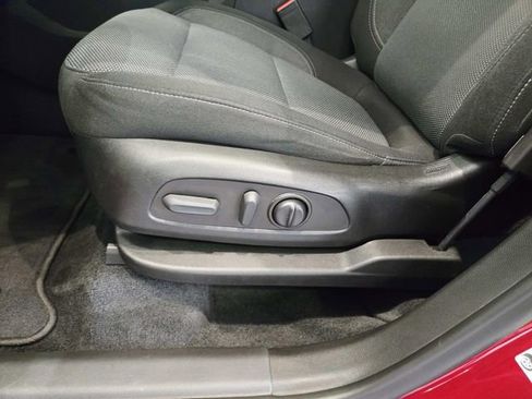 Used 2022 Chevrolet Traverse LT image 35