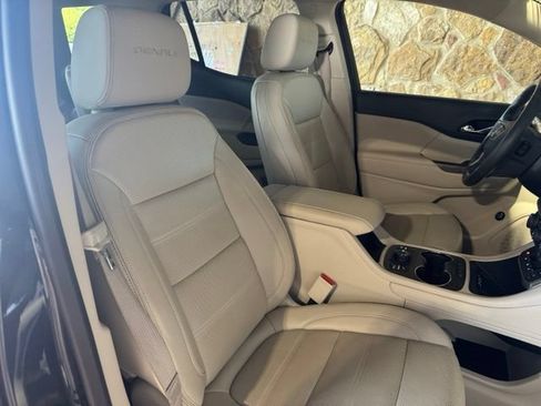 Used 2023 GMC Acadia Denali w/ Denali Ultimate Package AWD/4WD image 25