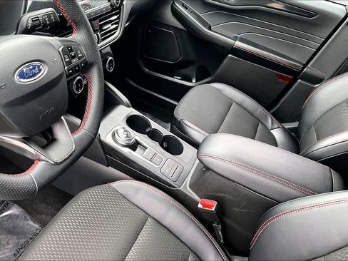 Used 2025 Ford Escape ST-Line image 17