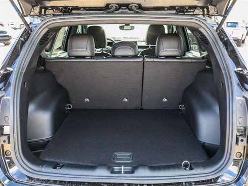 New 2026 Jeep Compass Latitude image 11