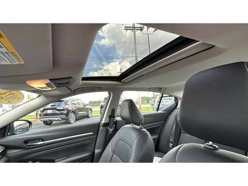 Used 2023 Nissan Altima 2.5 SL AWD/4WD image 29