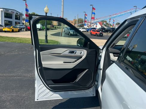 New 2026 Ford Explorer Active w/ Active Comfort Package AWD/4WD image 17