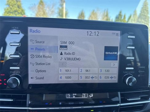 Used 2024 Toyota Sienna XLE image 21